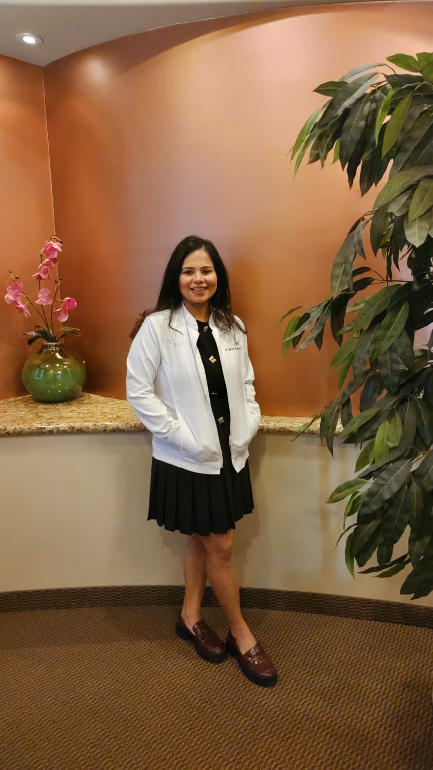 Portrait of Dr. Shriya Sarin